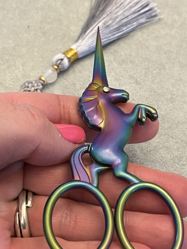 Unicorn Saks - Image 3